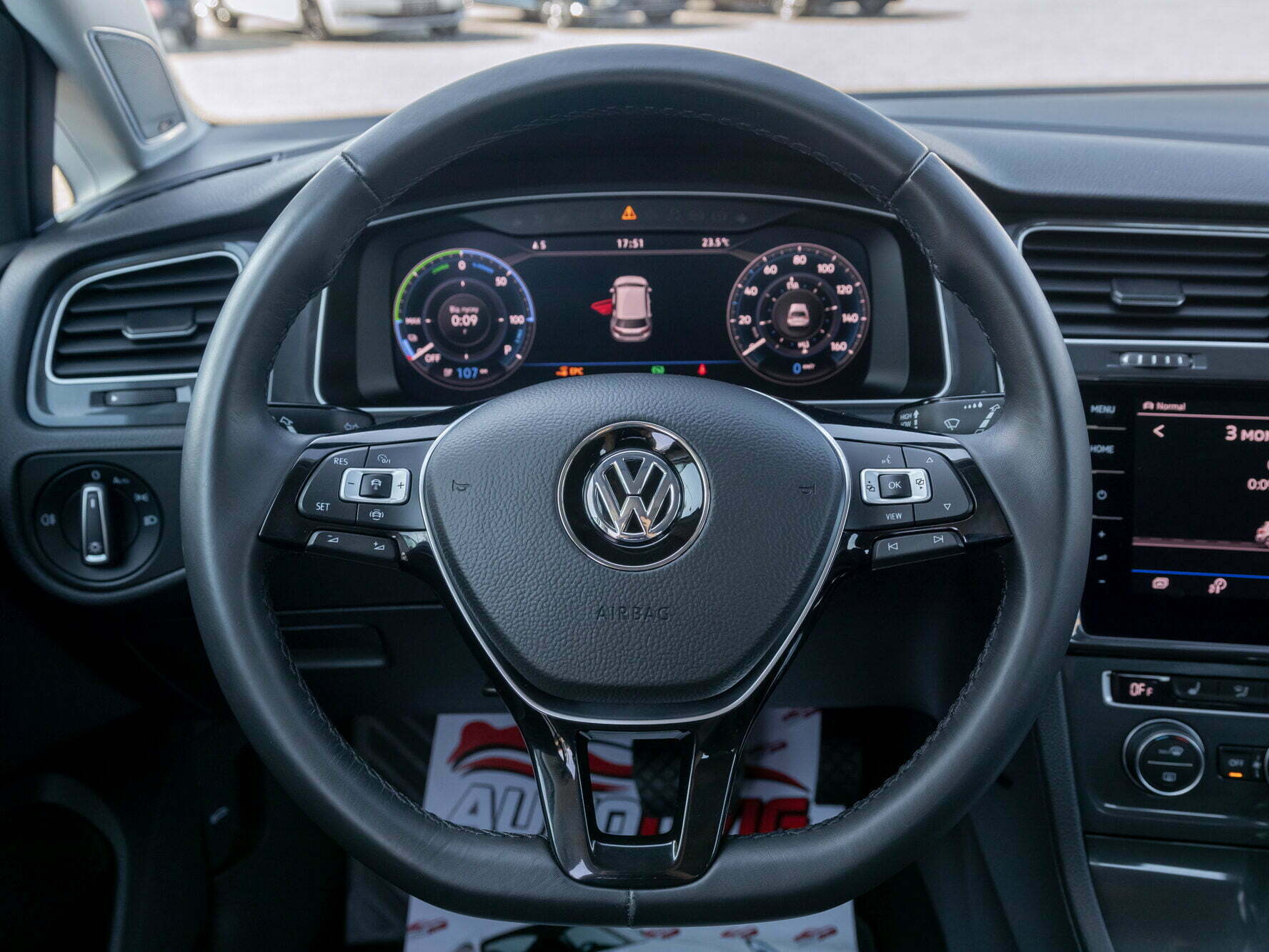 Volkswagen e-Golf 136 к.с / 100 кВт