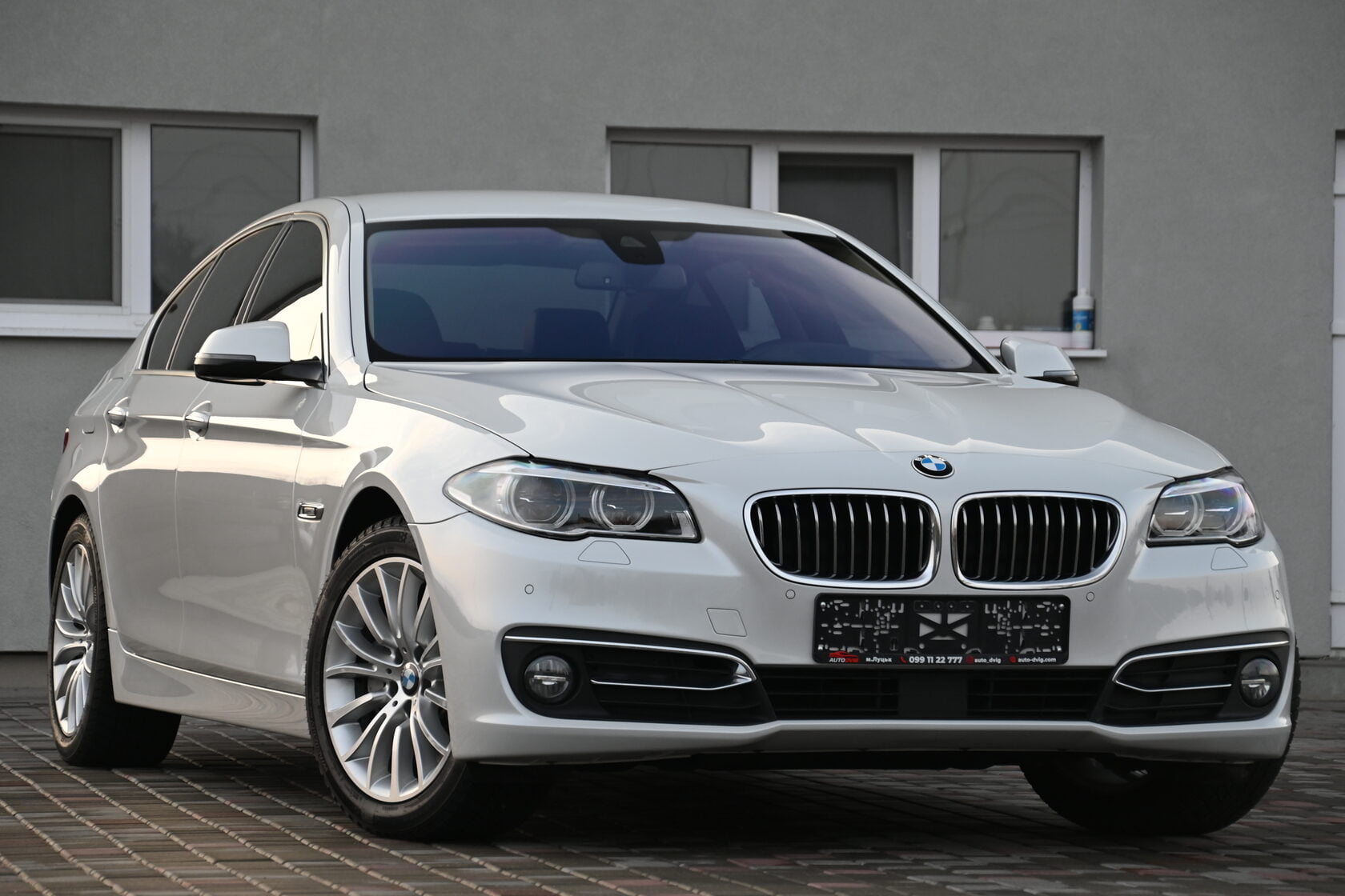 BMW 530 LUXURI MAXIMAL