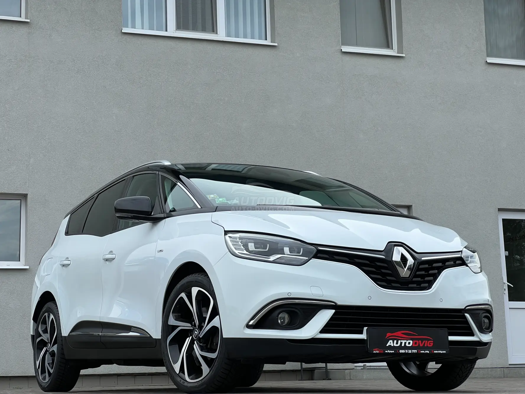 RENAULT GRAND SCENIC HYBRID ASSIST BOSE