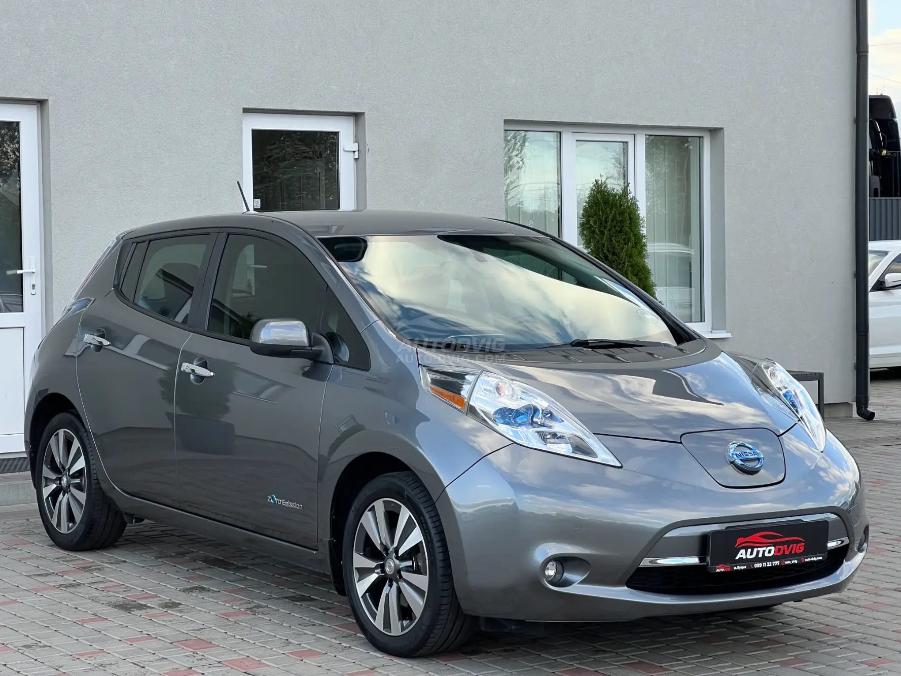 Nissan LEAF ZERO Emission - Auto Dvig - купити авто з Європи під
