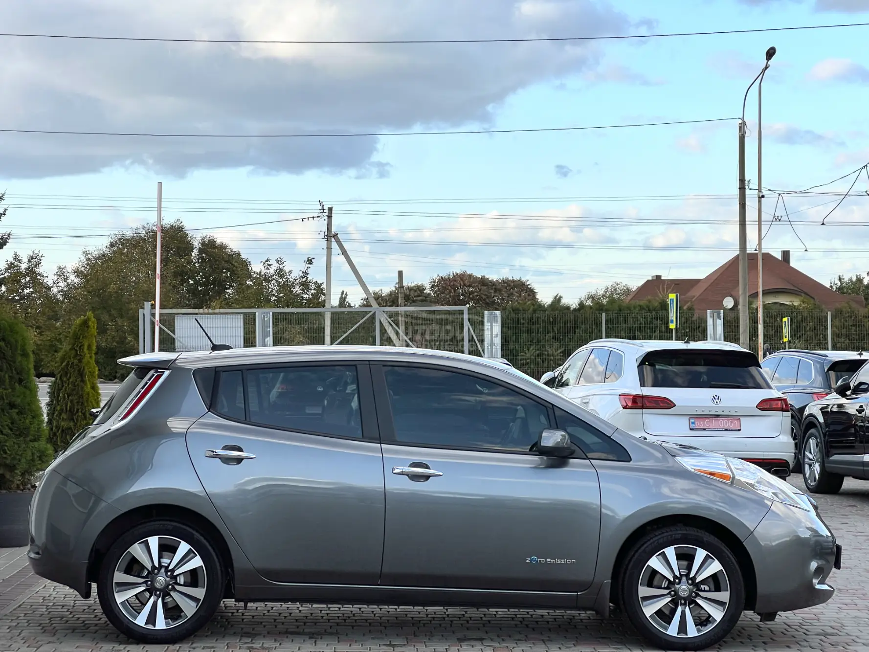 Nissan LEAF ZERO Emission - Auto Dvig - купити авто з Європи