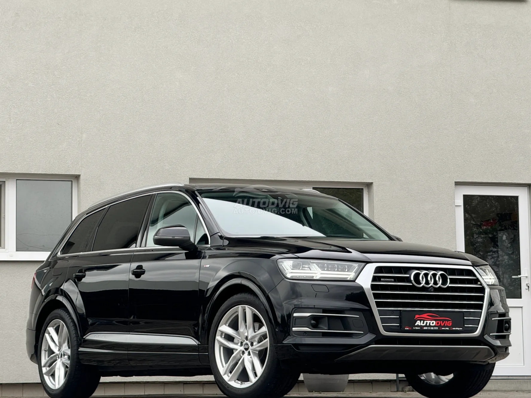 Audi Q7
 Quattro S-line
