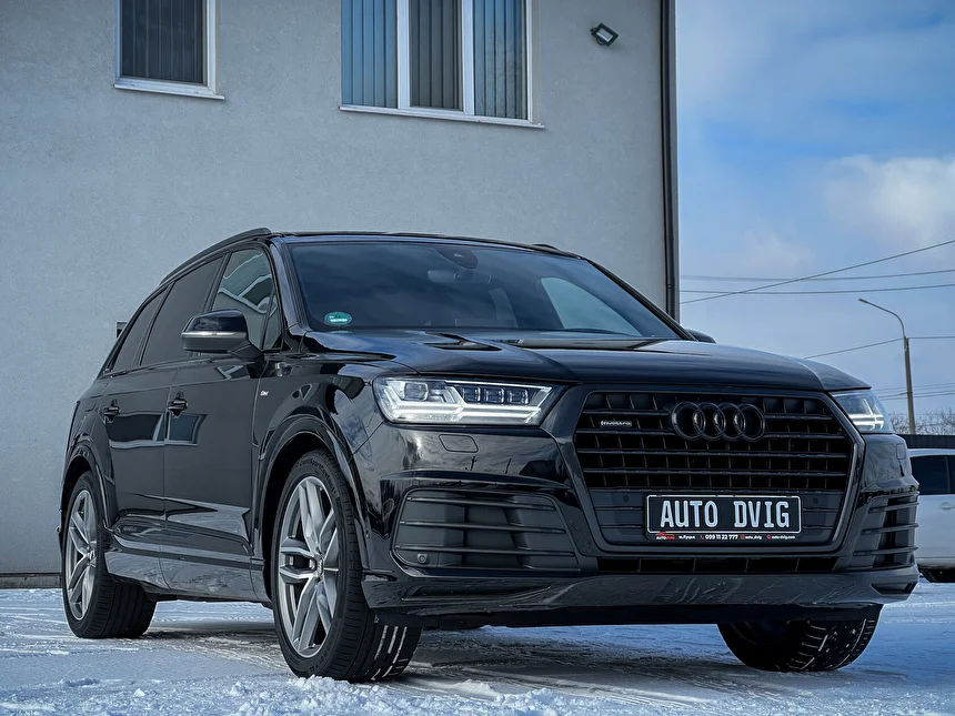 Audi Q7 Quattro S-line X3 Black