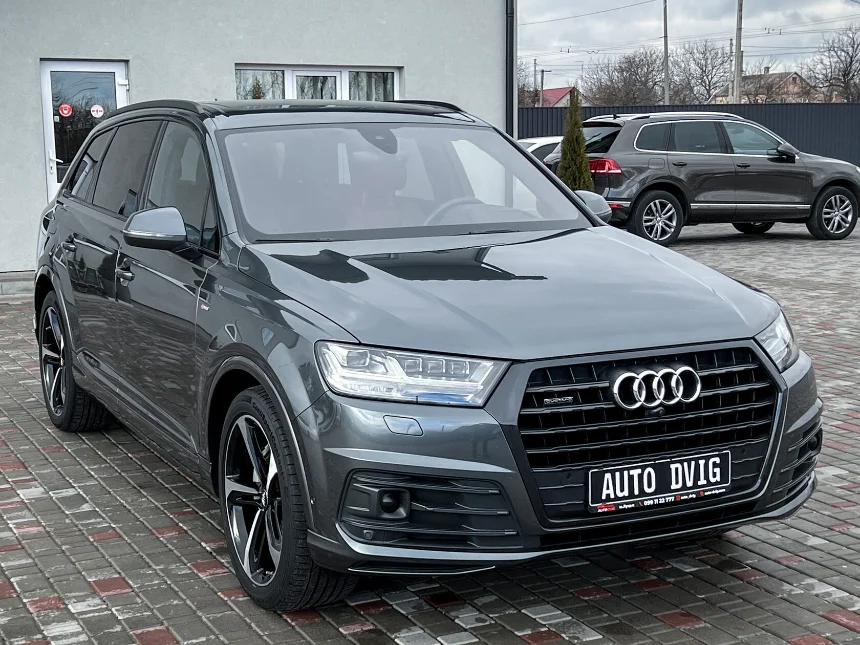 Audi Q7 Quattro S-line x3 Black Paket