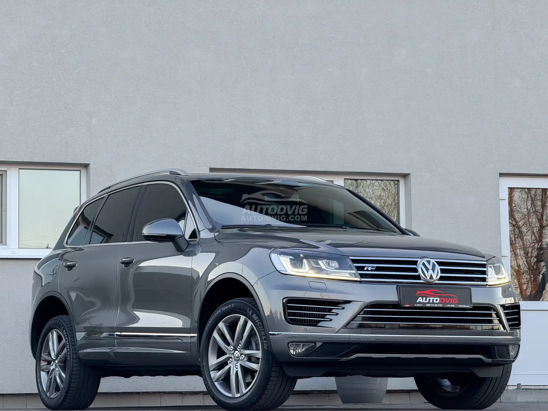 Volkswagen Touareg
 R-Line 4Motion