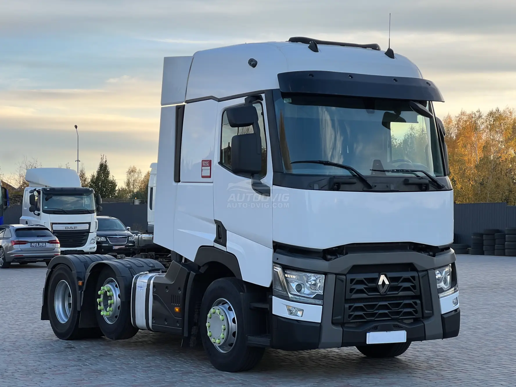RENAULT T460 460 к.с / 338 кВт