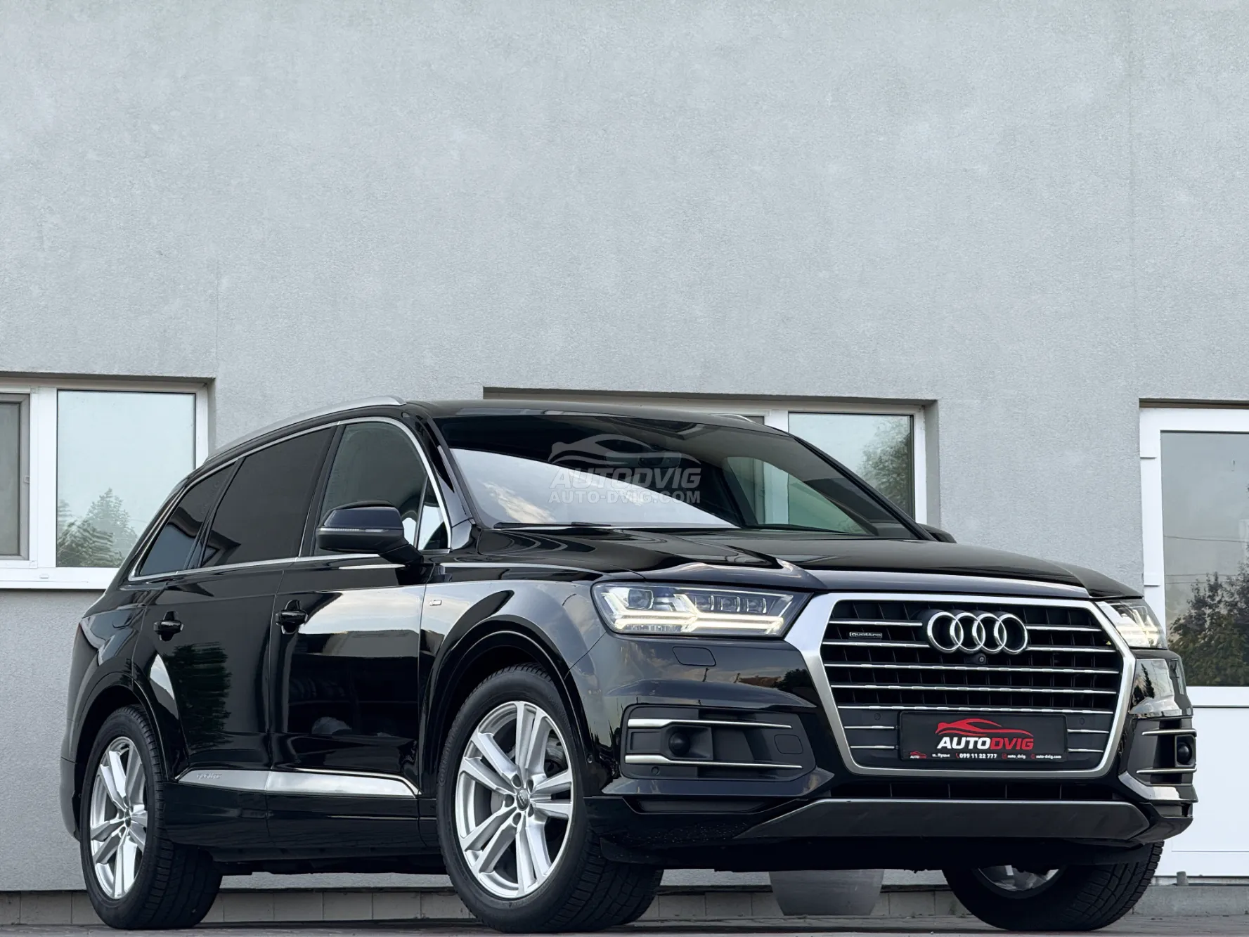Audi Q7
 Quattro S-line