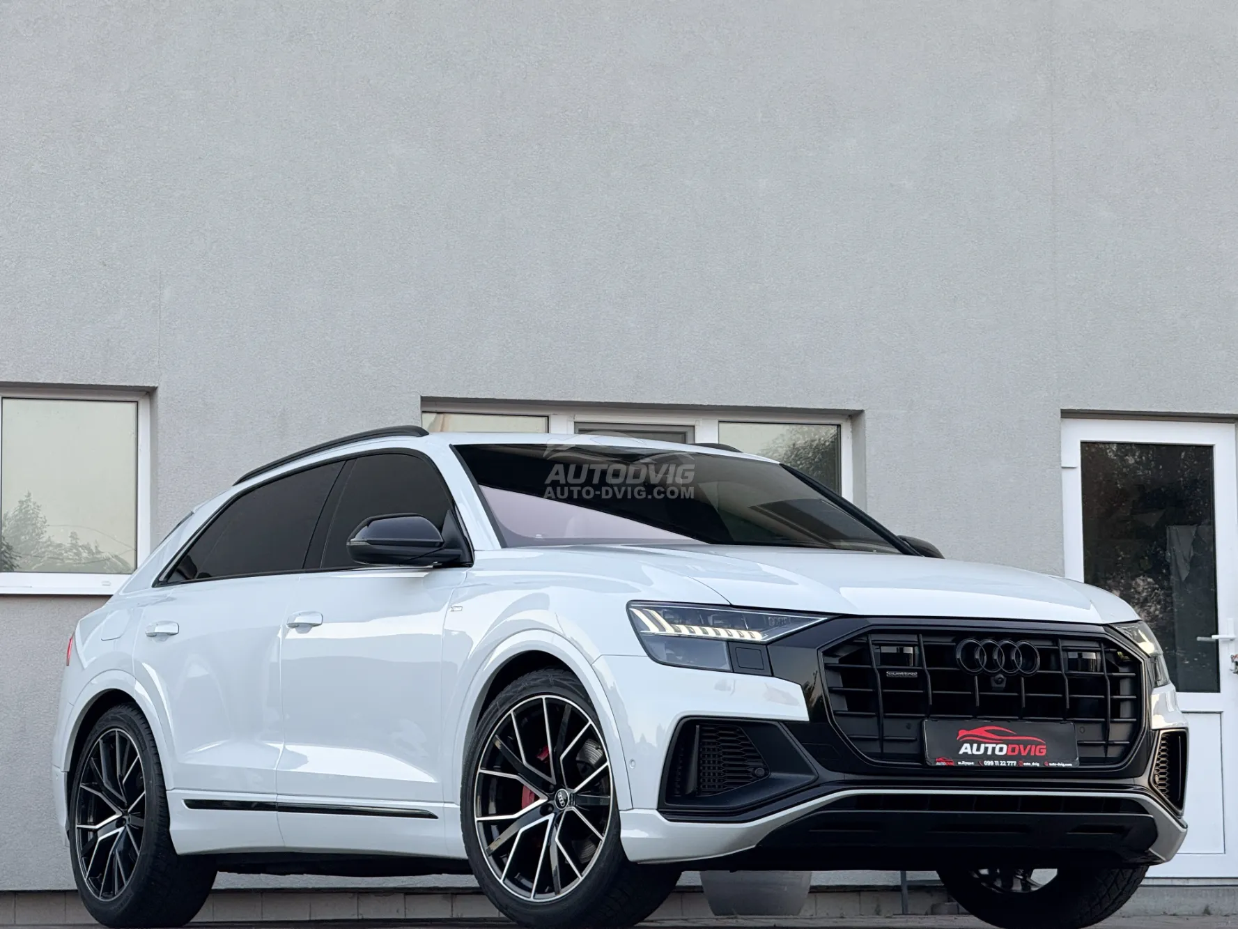 Audi Q8
 Quattro S-line