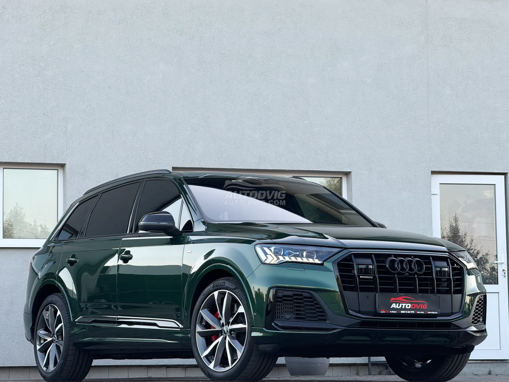 Audi Q7 60 TFSI e
 Quattro S-line