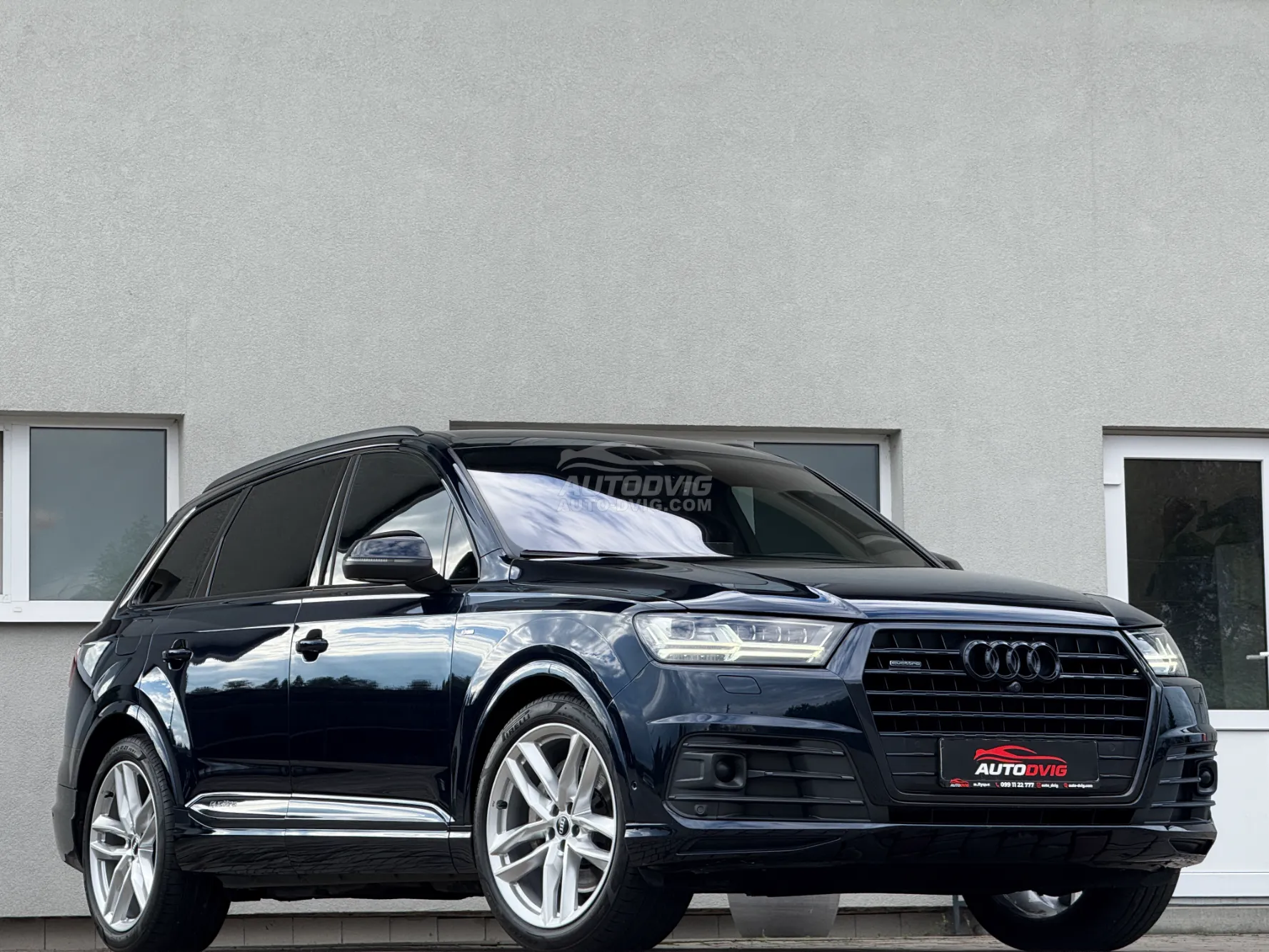 Audi Q7
 Quattro S-line