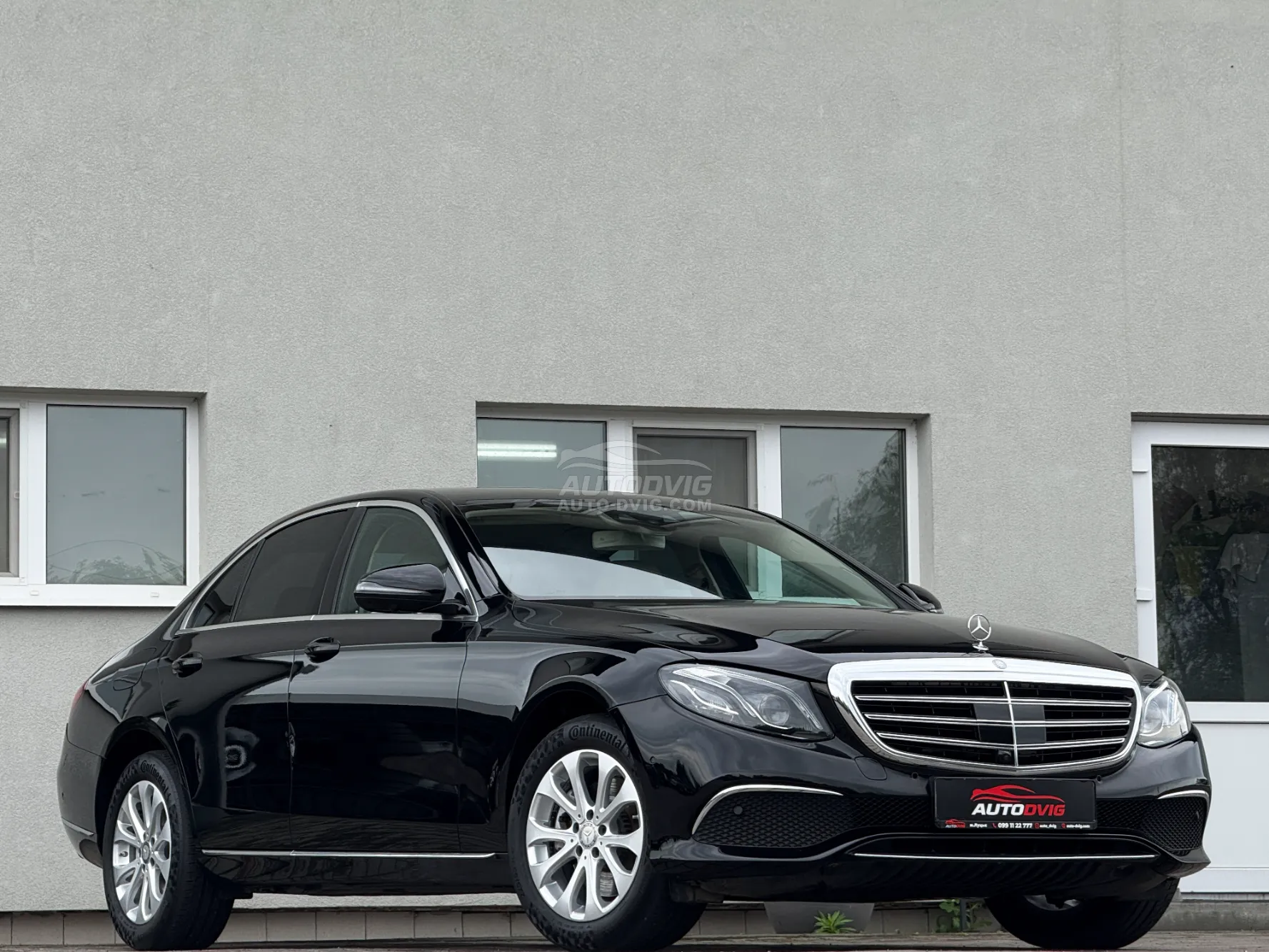 Mercedes-Benz
 E 220 d 4Matic