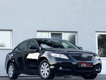 TOYOTA CAMRY
V6