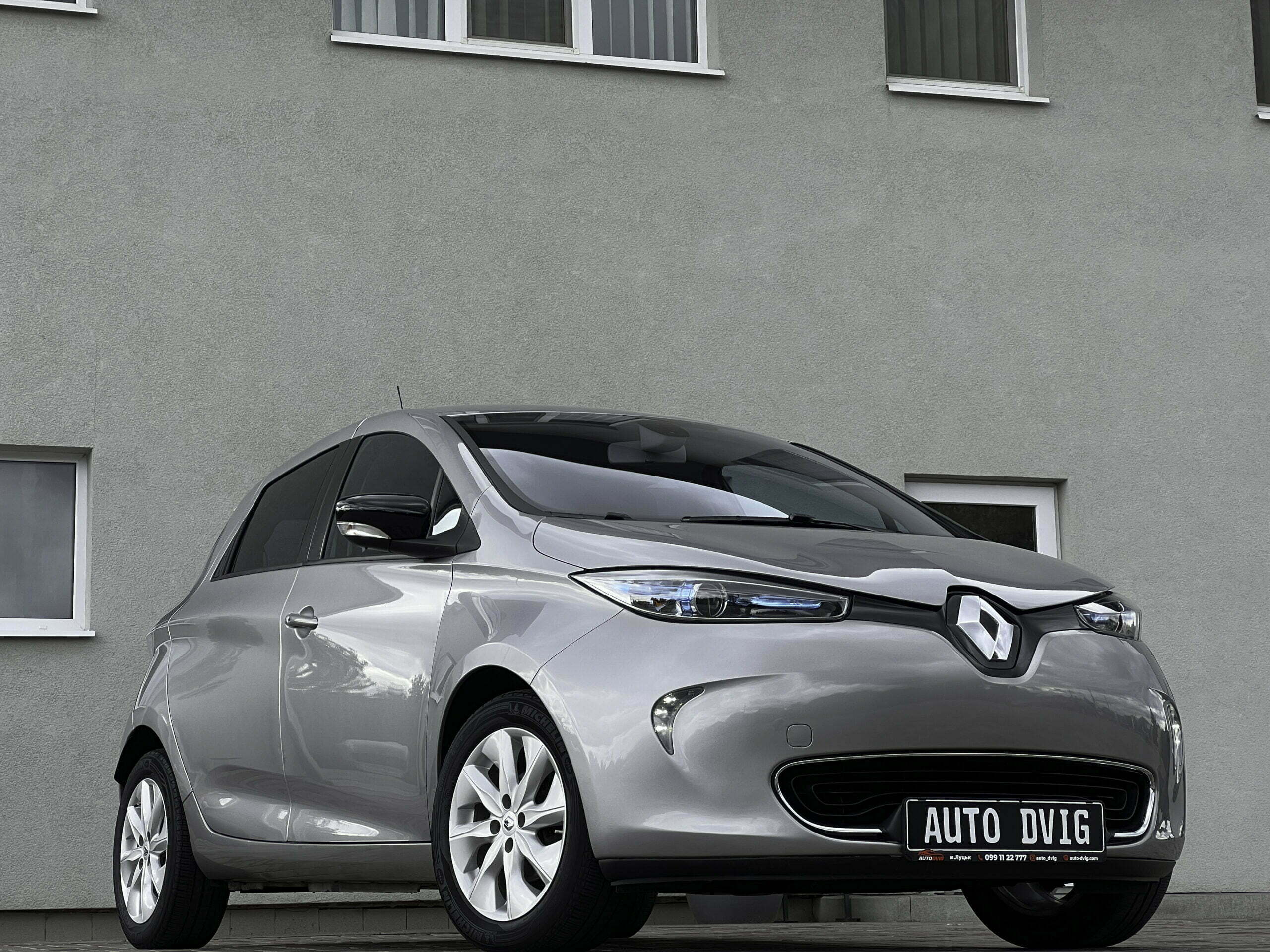 Renault Zoe 86 к.с / 65 кВт 2014